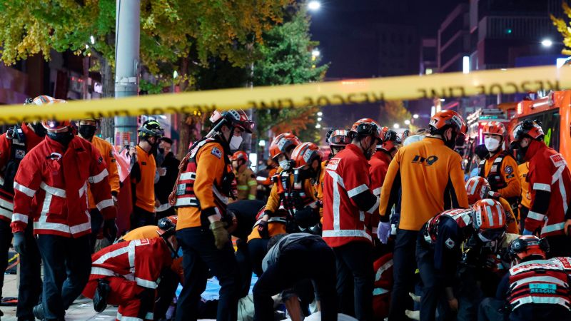 Crowds are very peaceful and turn into a deadly crush.