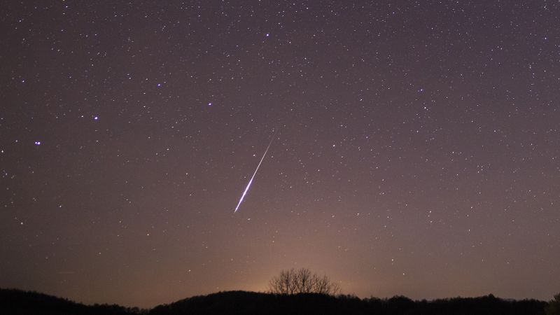 There is a strong meteor shower of the year.