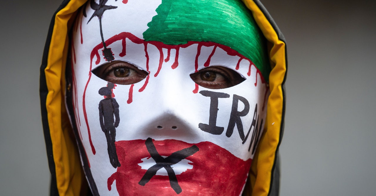 Iran is losing its own economy because of internet disruptions.