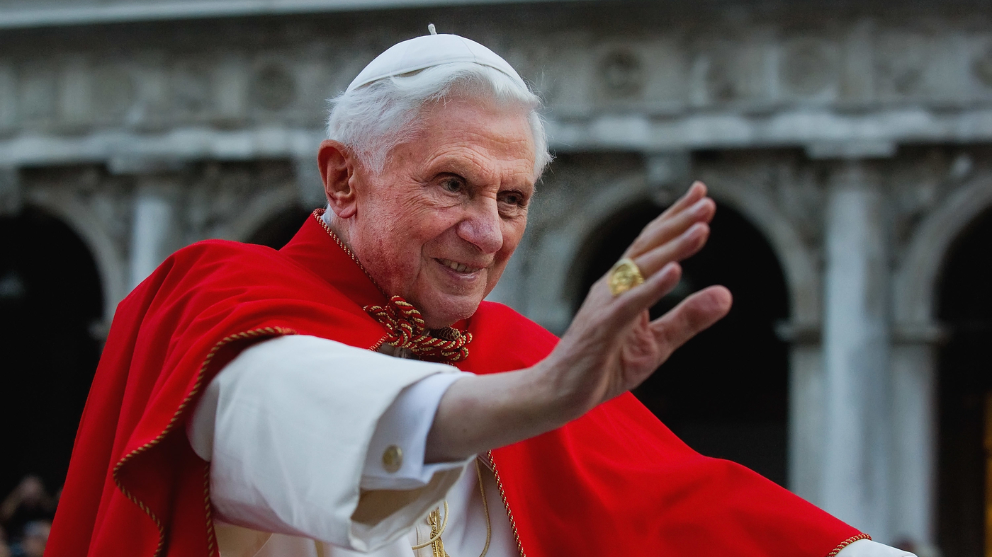 The former Pope Benedict XVI had to face criticism over the sexual abuse crisis.