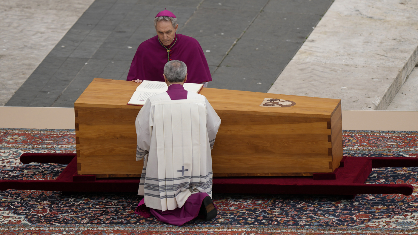 While in St. Peter’s Basilica, former Pope Benedict XVI lies in state.