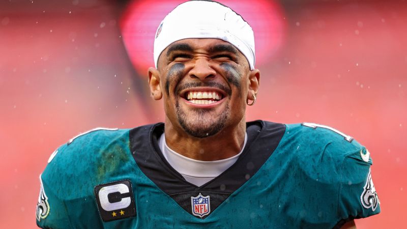Philadelphia is beaten by Washington, 32-21, and no team left in the NFL will be perfect