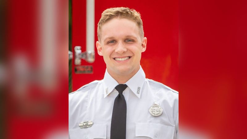 Memphis Police Department officers were negligent in their care, the EMT says