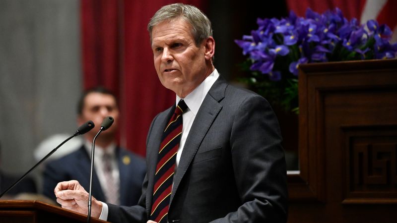 Several GOP state legislatures want to criminalize drag shows