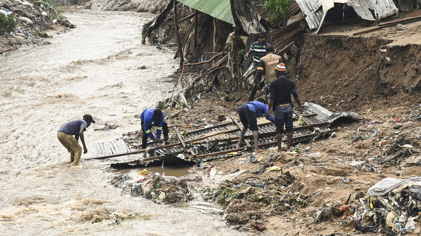 Scientists warn in a new report that emissions must be cut quickly to save lives