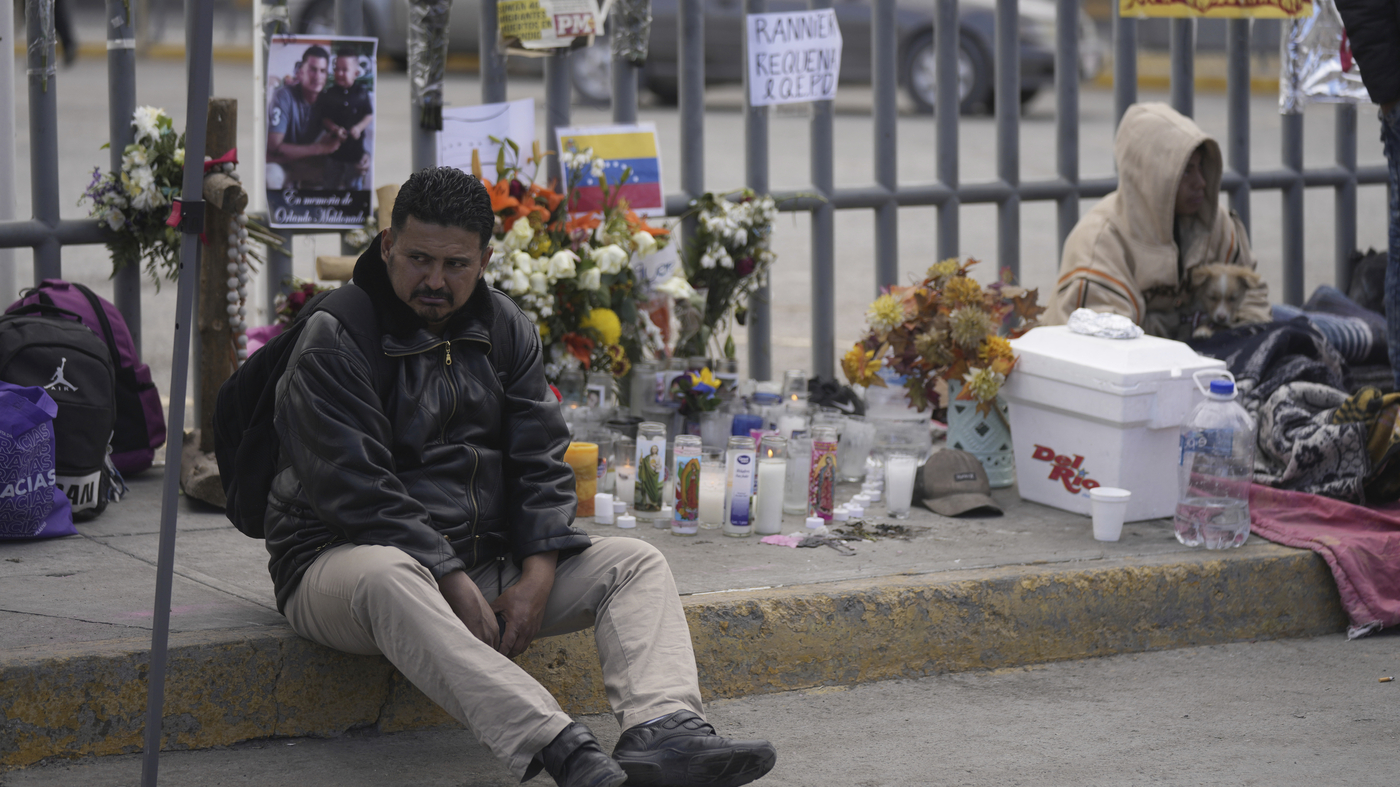 6 people have arrest orders for the Mexican immigration center fire