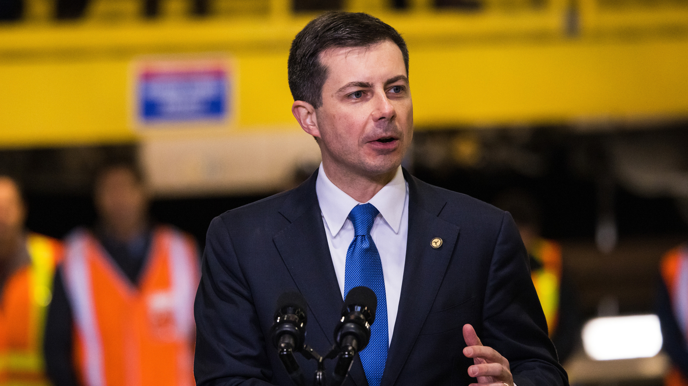 Buttigieg called for stronger railroad safety rules after East Palestine disaster