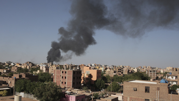 Residents of Khartoum live in fear and desperation as fighting rages
