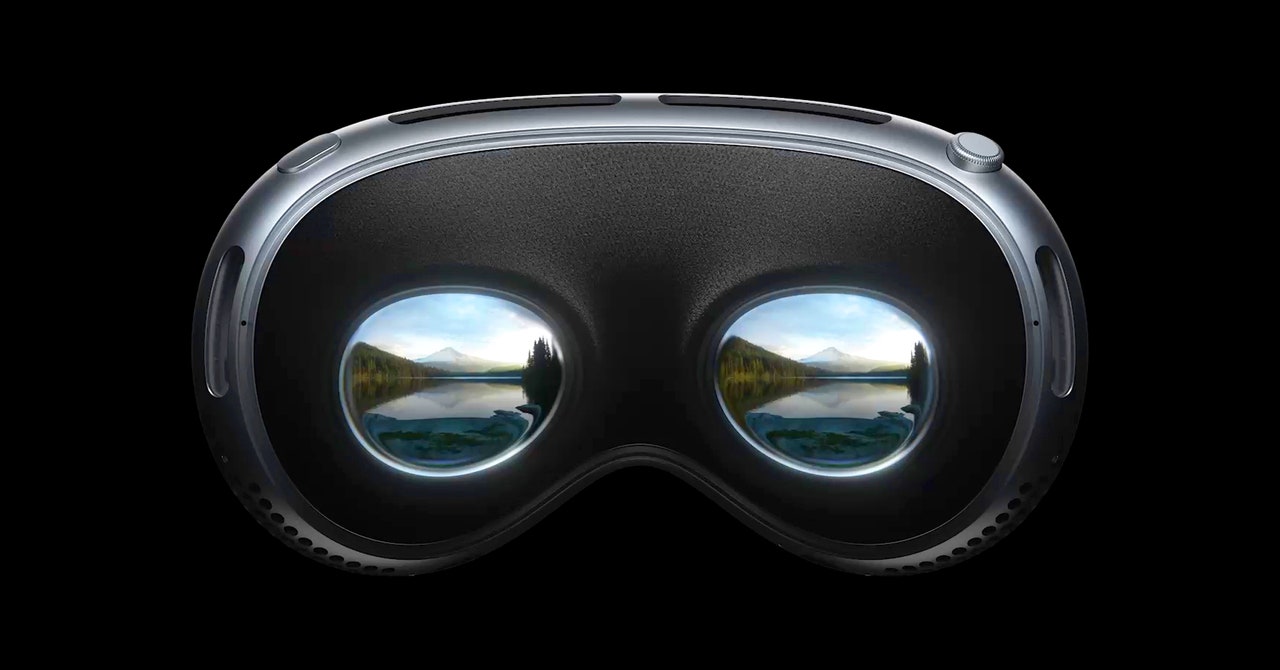 The reality is almost here, the Apple Vision Pro first look