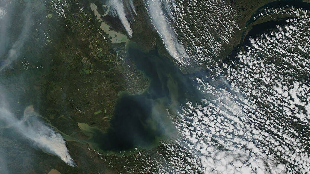 Out of control fires in Yellowknife, Canada, force 20,000 people to flee