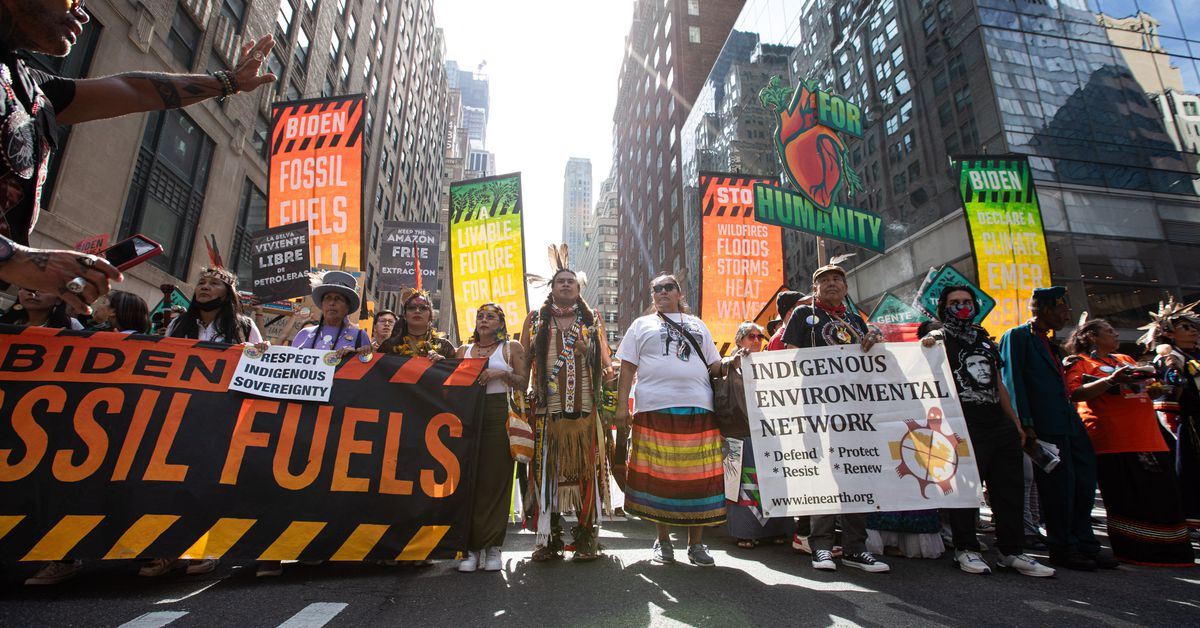Thousands of people are predicted to march in New York to demand an end to fossil fuels