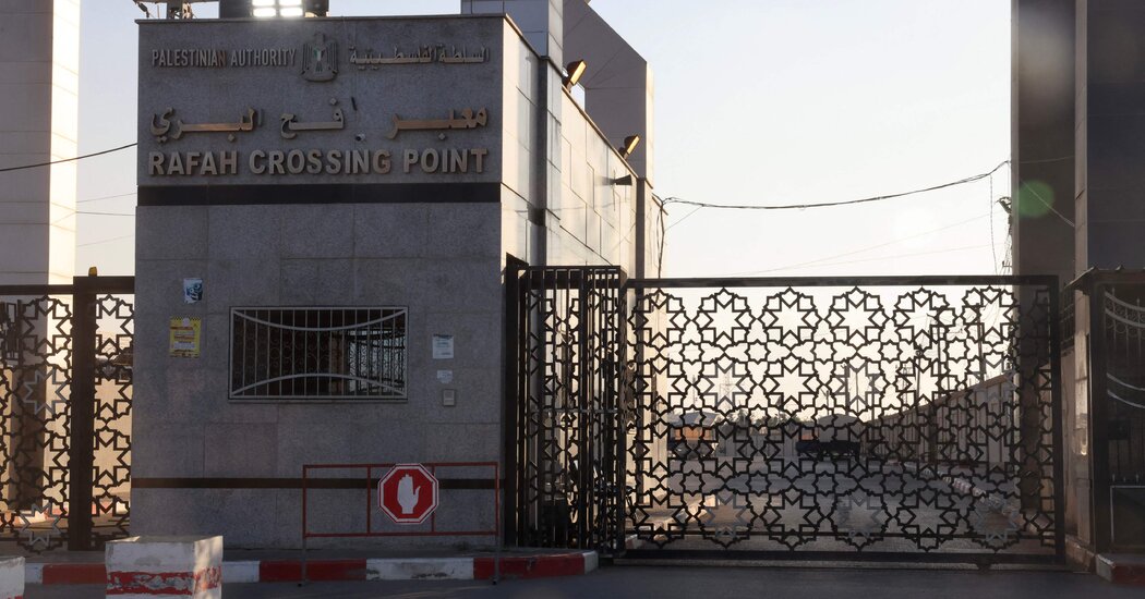 Gazans flee to South as Israel calls for more than one million people to leave