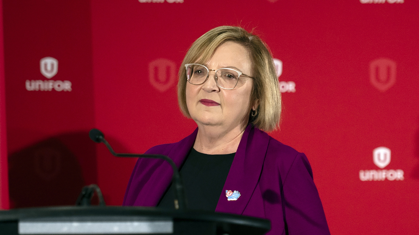 The Canadian autoworkers struck a tentative contract agreement with GM