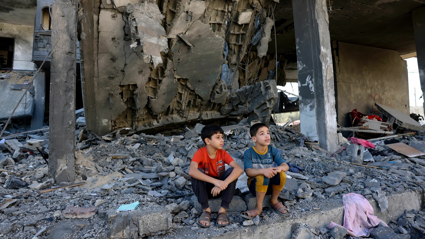 The White House says that Israel expanded its combat pauses to let civilians leave