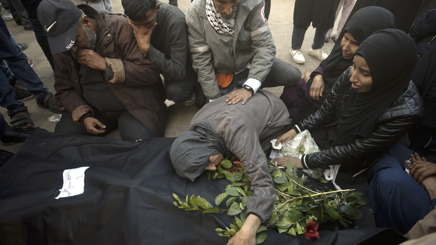More than 50 were killed in an airstrike in central Gaza