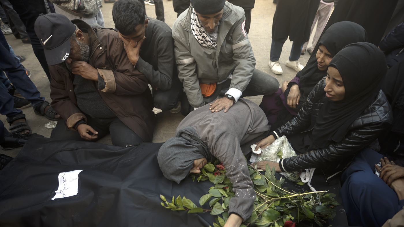 Egyptian officials talk about a plan to end the war