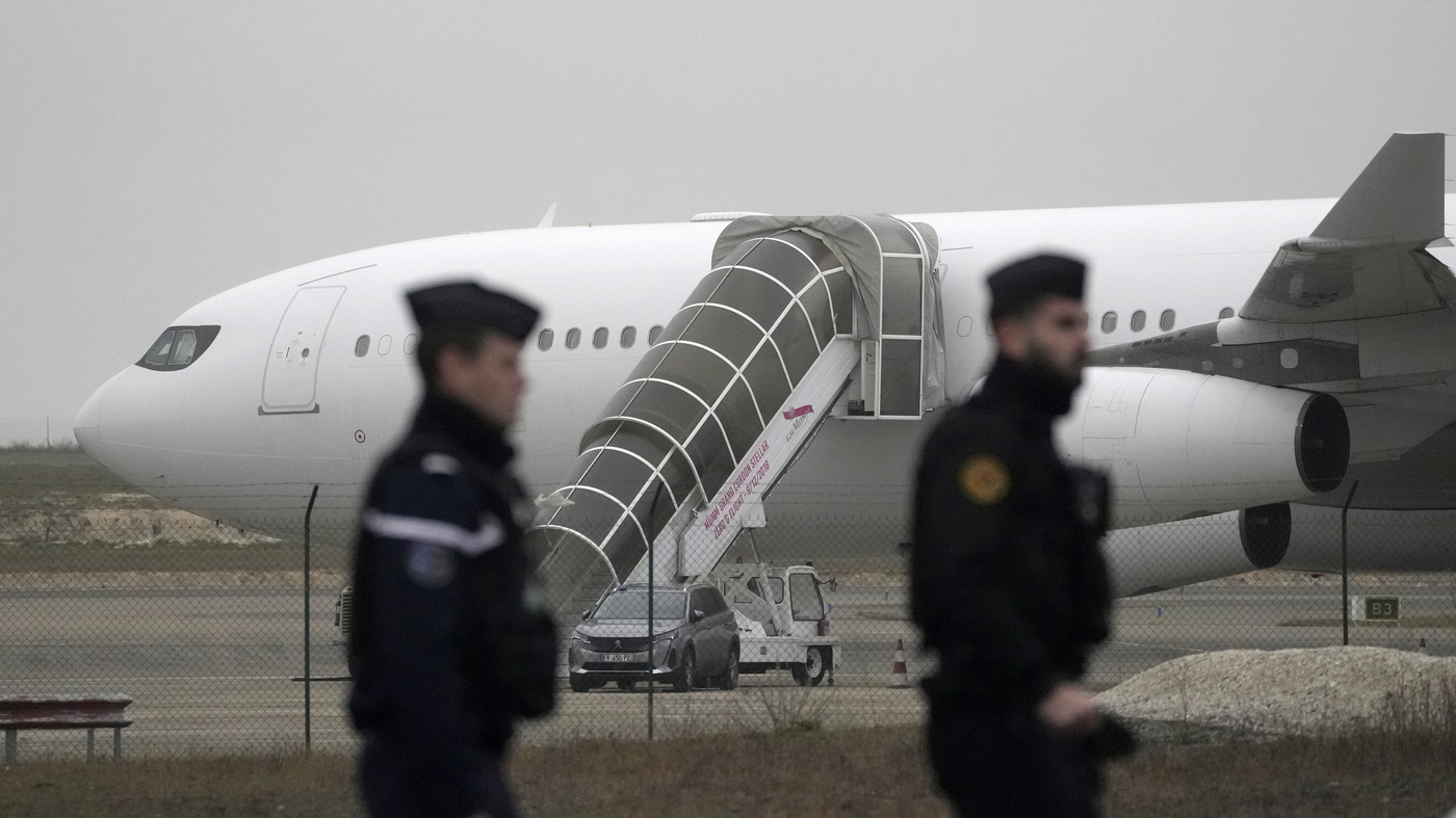 The plane stuck in France is about to leave