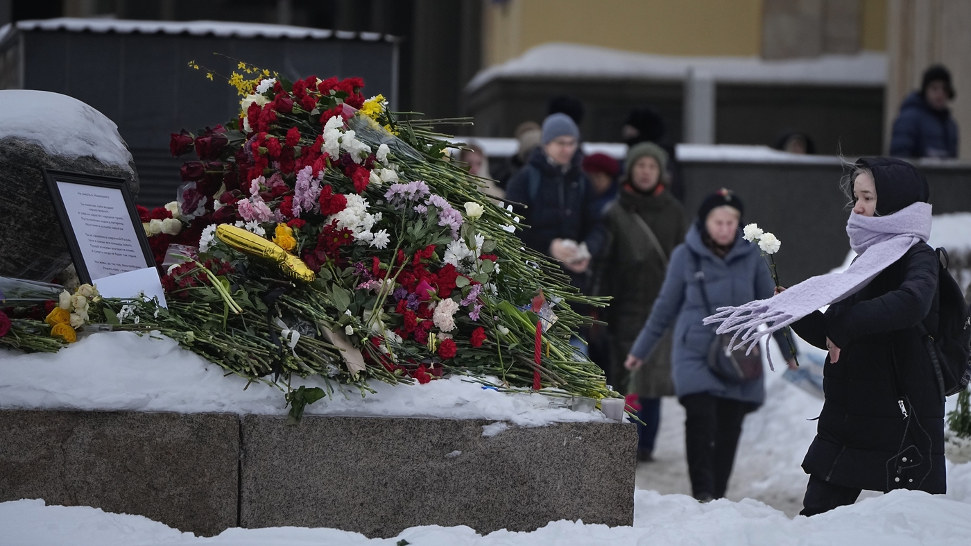 Over 400 people are in Russia in mourning the death of Alexei Navalny