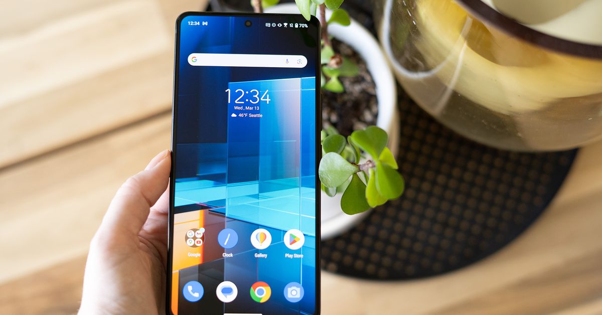 The review of the Zenfone 11 Ultra is just another big phone