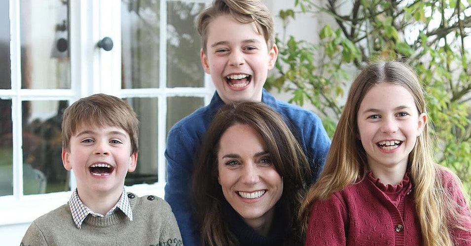 The Kate Middleton photo has a lot of bad edits