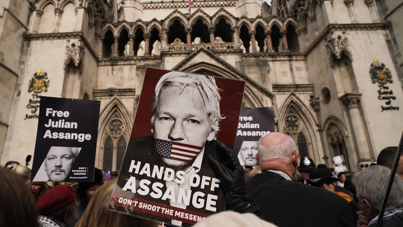 A court in the United Kingdom has halted the handover of Assange to the U.S