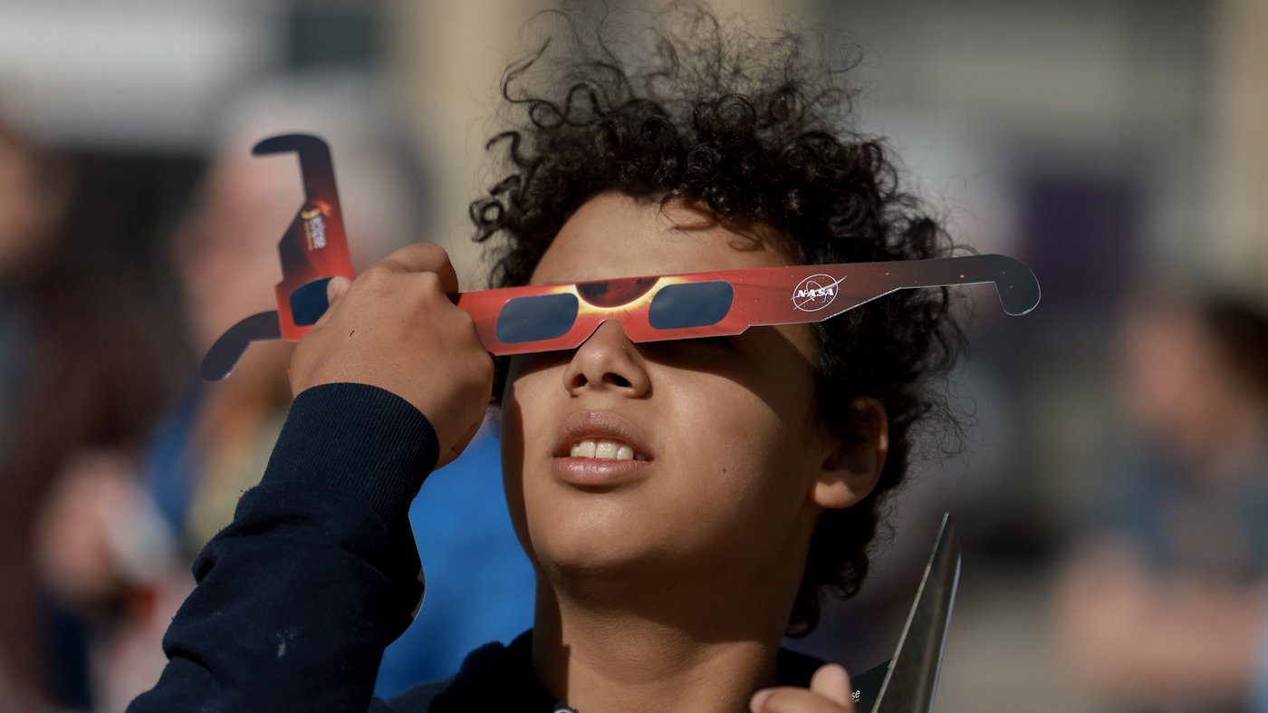 Solar eclipse myths and rumors include radiation and food poisoning